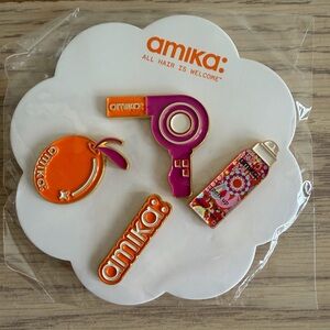 Amika Vibrant pins